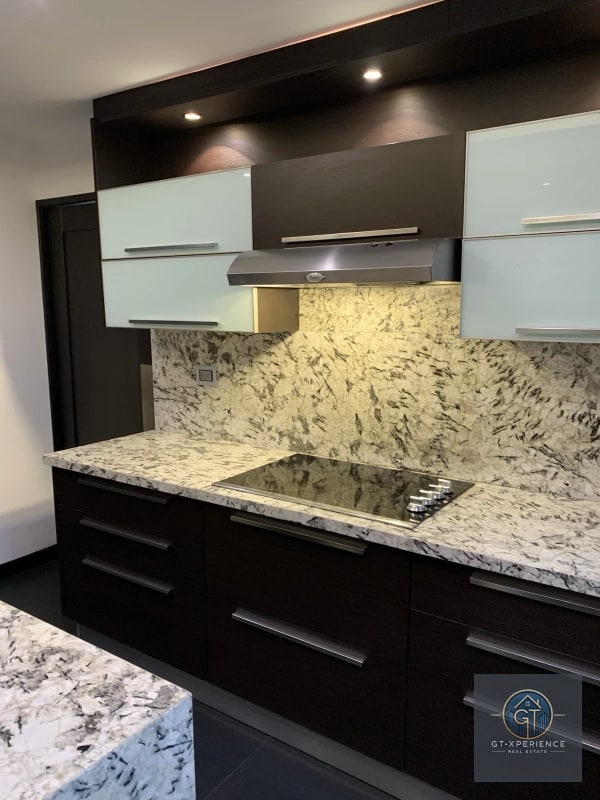 Lindo y amplio apartamento en zona 10 - 14