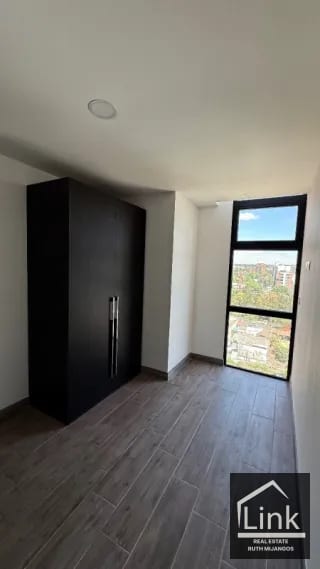 RENTA DE APARTAMENTO ZONA 15 AMUEBLADO — Apartamento en Alquiler en Kiintea, Zona 15, Guatemala, Ciudad — miniatura 1 de 11