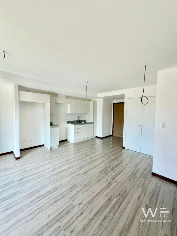 ALQUILO APARTAMENTO NUEVO ZONA 10 - 17