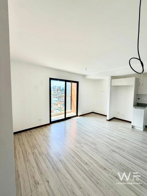 ALQUILO APARTAMENTO NUEVO ZONA 10 - 12