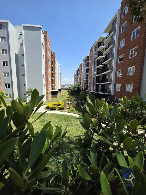 Apartamento en venta en Parque San Angel, zona 2, actualmente rentado, ideal para inversión - 1
