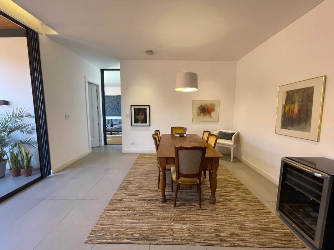APARTAMENTO VENTA ZONA 10, MARANTA OAKLAND , 2 DORMITORIOS, SALA FAMILIAR, 2 PARQUEOS , BODEGA + DORMITORIO DE SERVICIO $550,000 + IMPUESTOS — Apartamento en Venta en Zona 10, Guatemala, Ciudad — foto 2 de 17