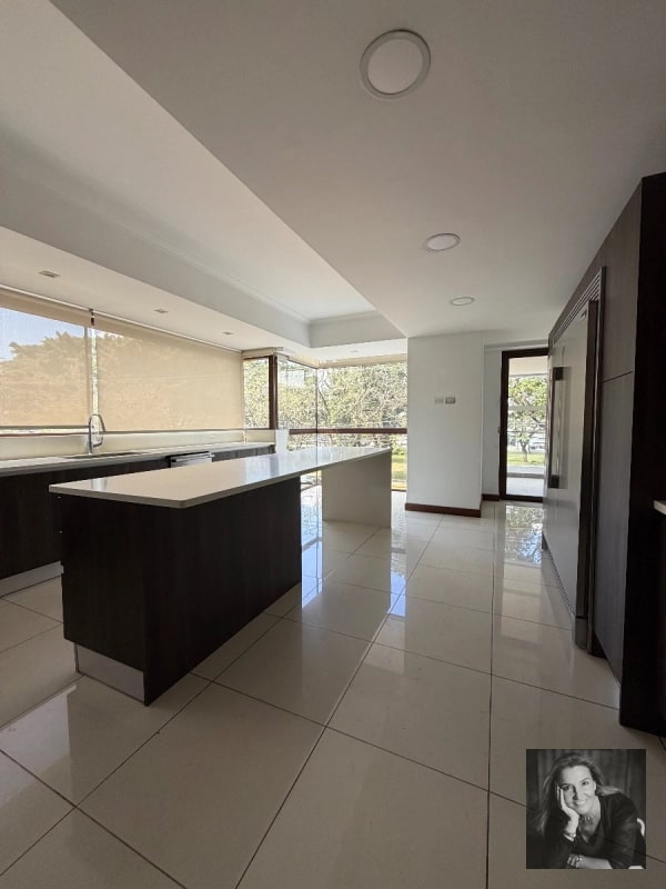 Apartamento de Lujo en Alquiler en Zona 14, Guatemala - 4