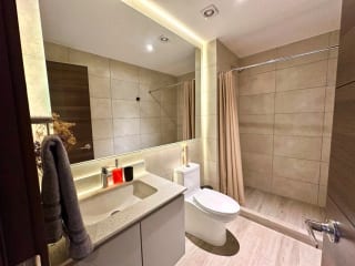 Amueblado y equipado / 3 dormitorios — Apartamento en Alquiler en Zona 10, Guatemala, Ciudad — miniatura 14 de 17