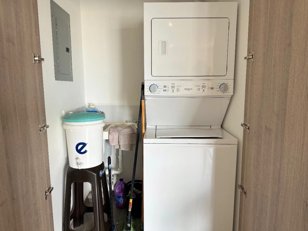 Amueblado y equipado / 3 dormitorios — Apartamento en Alquiler en Zona 10, Guatemala, Ciudad — foto 10 de 17