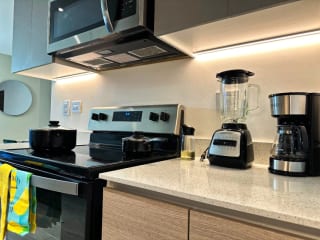 Amueblado y equipado / 3 dormitorios — Apartamento en Alquiler en Zona 10, Guatemala, Ciudad — miniatura 3 de 17