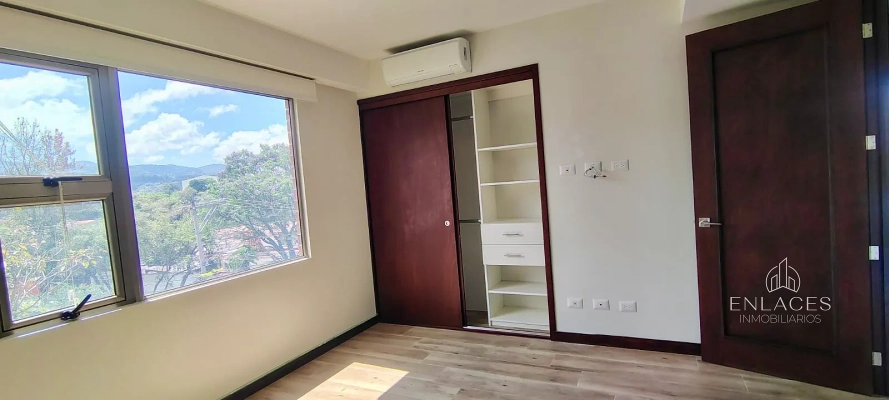 Zona 15 VHII • Apartamento en Renta • Edificio Taormina - 1