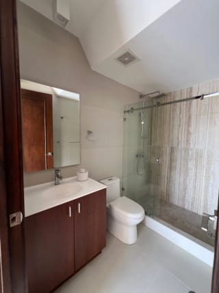 Zona 15 VH2, Apartamento Renta 97 MTS2, 2 Dormitorios, 2 Parqueos Tandem y Bodega Aire Acondicionado — Apartamento en Alquiler en Vista Hermosa II, Zona 15, Guatemala, Ciudad — miniatura 9 de 10