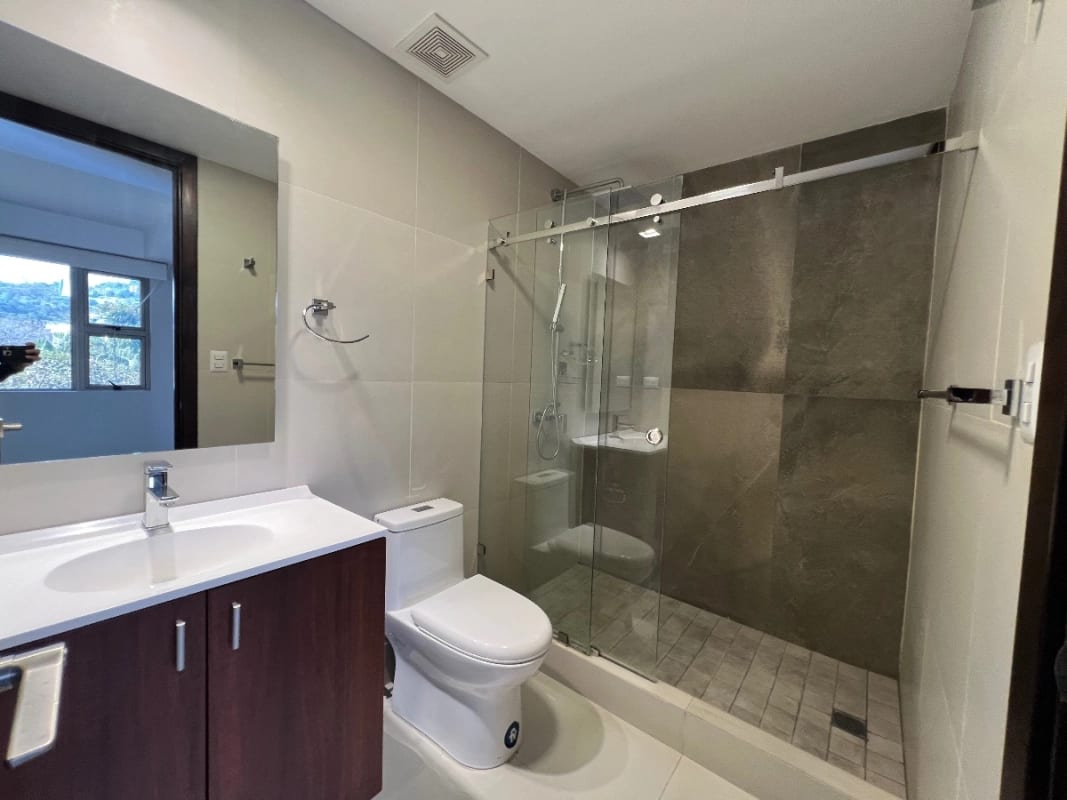 Zona 15 VH2, Apartamento Renta 97 MTS2, 2 Dormitorios, 2 Parqueos Tandem y Bodega Aire Acondicionado — Apartamento en Alquiler en Vista Hermosa II, Zona 15, Guatemala, Ciudad — foto 7 de 10
