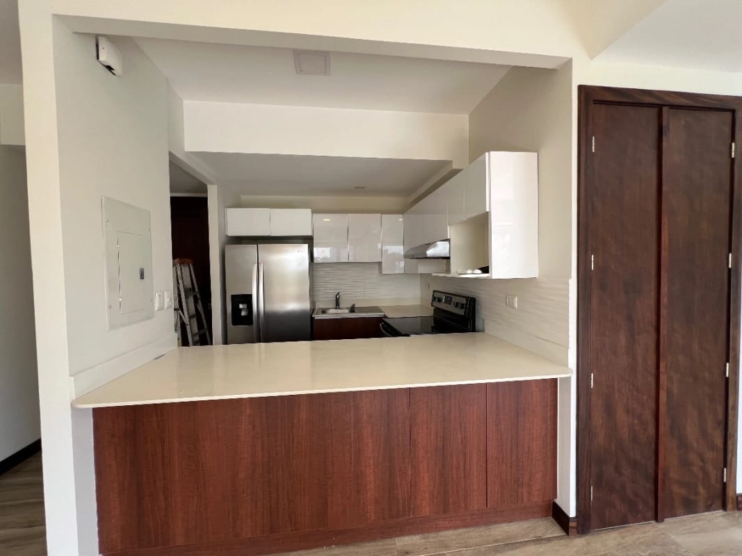 Zona 15 VH2, Apartamento Renta 97 MTS2, 2 Dormitorios, 2 Parqueos Tandem y Bodega Aire Acondicionado — Apartamento en Alquiler en Vista Hermosa II, Zona 15, Guatemala, Ciudad — foto 6 de 10