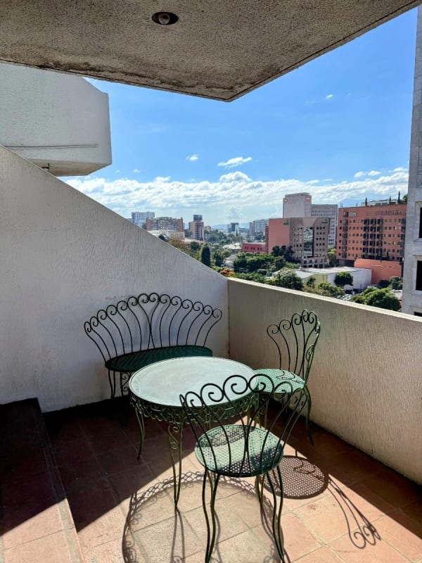 Apto en Renta $1,000/Venta $245,00 — Apartamento en Venta en Zona 10, Guatemala, Ciudad — foto 6 de 7