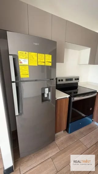 Apartamento en renta ubicado cerca de la universidad marroquín — Apartamento en Alquiler en Zona 10, Guatemala, Ciudad — miniatura 2 de 9