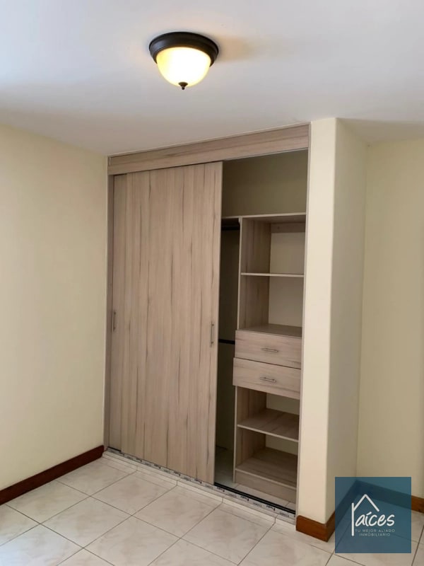 Townhouse/apto en venta VILLA REAL Zona 10 (D) - 5