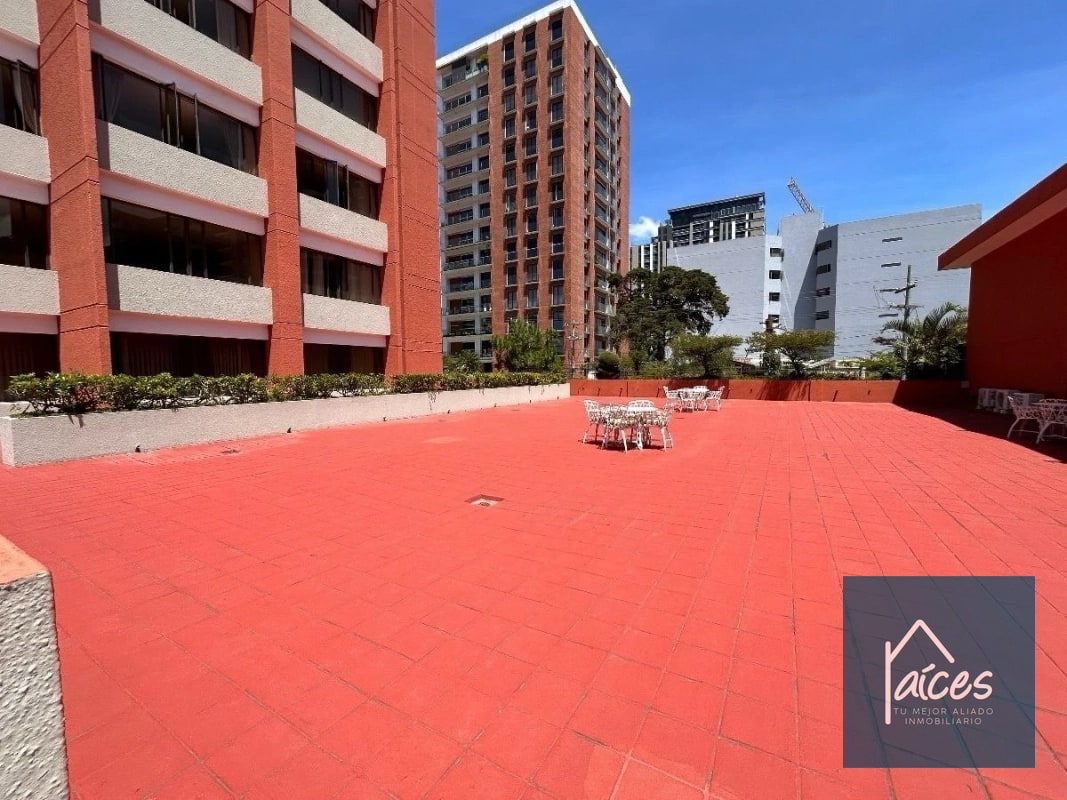 Townhouse/apto en venta VILLA REAL Zona 10 (D) - 1