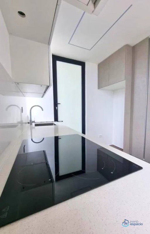 Apartamento en Alquiler – Edificio Roselló Zona 13 - 14