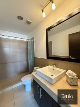 HERMOSO APARTAMENTO AMUEBLADO EN VENTA. ZONA 14 — Apartamento en Venta en Zona 14, Guatemala, Ciudad — miniatura 4 de 9