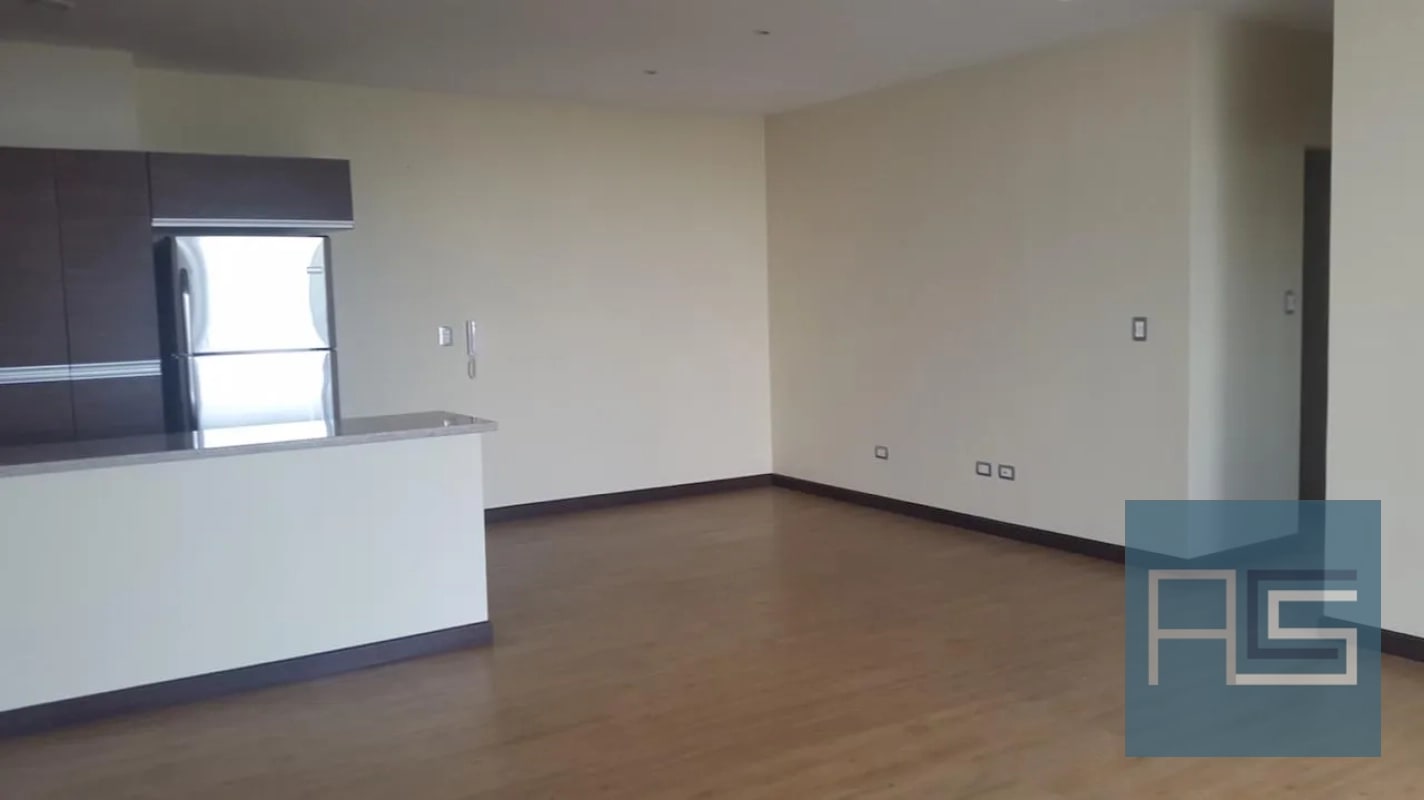 Apto amplio y moderno en venta ZONA 15, VH II - 11