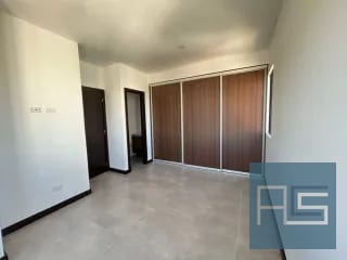 Moderno e iluminado apartamento amueblado en Alquiler para estrenar en Vista Hermosa II — Apartamento en Alquiler en Arles, Zona 15, Guatemala, Ciudad — miniatura 7 de 16