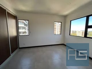 Moderno e iluminado apartamento amueblado en Alquiler para estrenar en Vista Hermosa II — Apartamento en Alquiler en Arles, Zona 15, Guatemala, Ciudad — miniatura 4 de 16