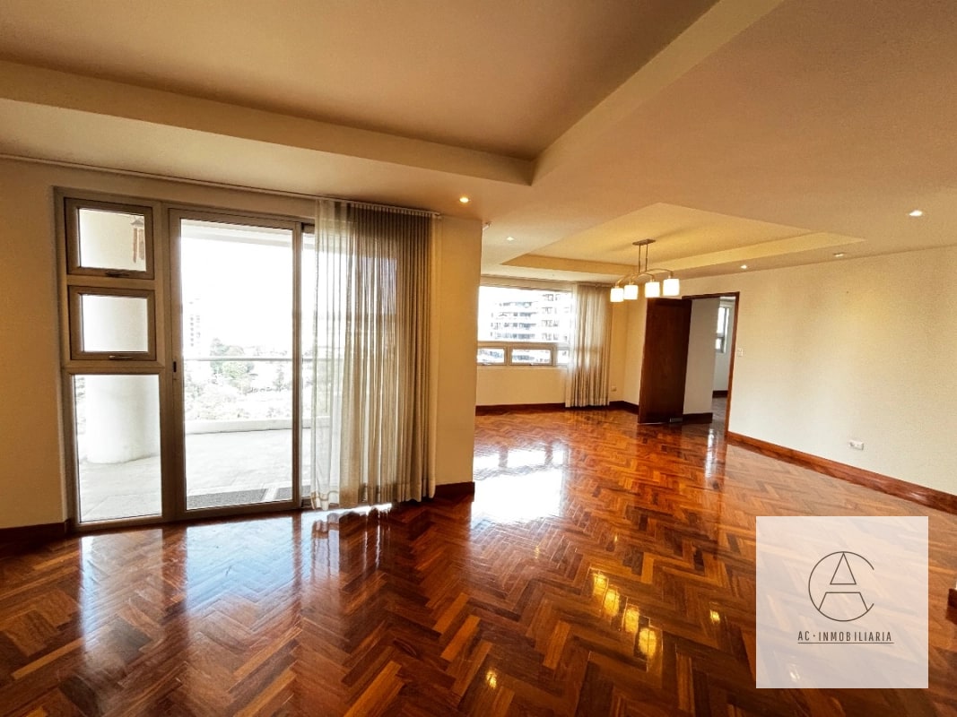 Apartamento amplio en renta , zona 14 - 11