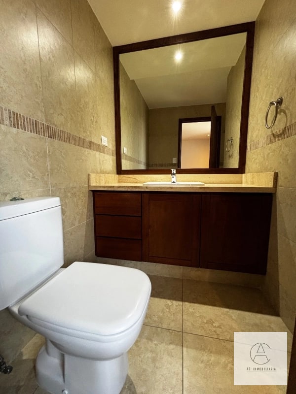 Apartamento amplio en renta , zona 14 - 8