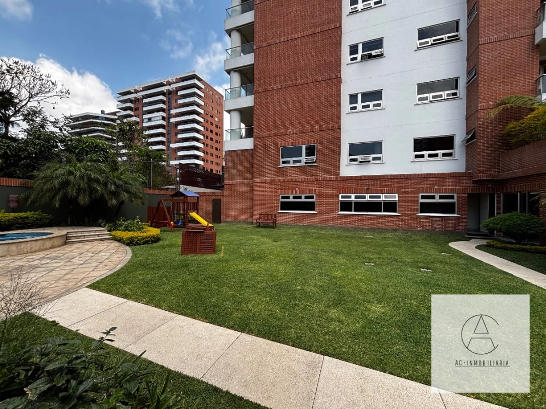 Apartamento amplio en renta , zona 14 - 1