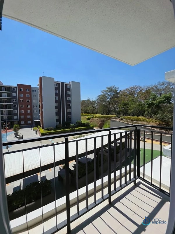 Apartamento en Venta – Parque San Ángel, Zona 2 - 13
