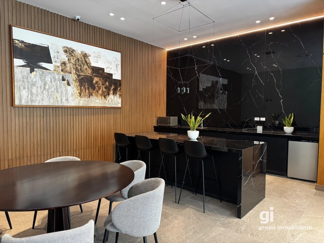 Apartamento de 2 dormitorios en venta en zona 14 - 12