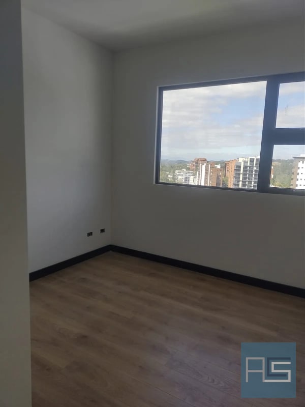 Moderno Apto en nivel alto para estrenar de 3 habitaciones con dorm de servicio en Vista Hermosa II, zona 15 - 9