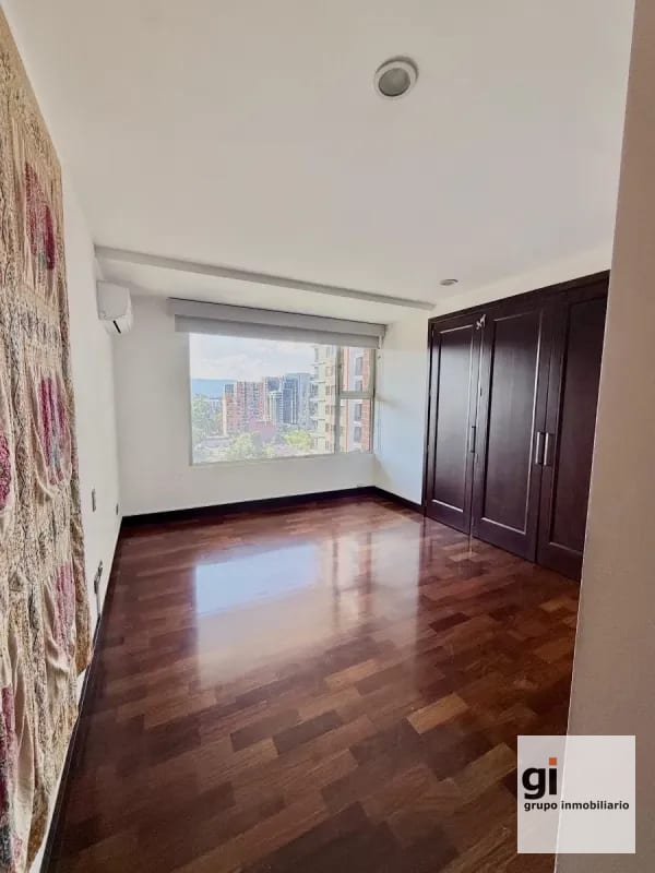Penthouse de Lujo de 2 Niveles en Zona 10 — Apartamento en Venta en Santa Sofía, Zona 10, Guatemala, Ciudad — foto 7 de 8