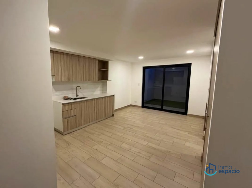Apartamento en Alquiler – Edificio Armonía, Zona 12 - 14