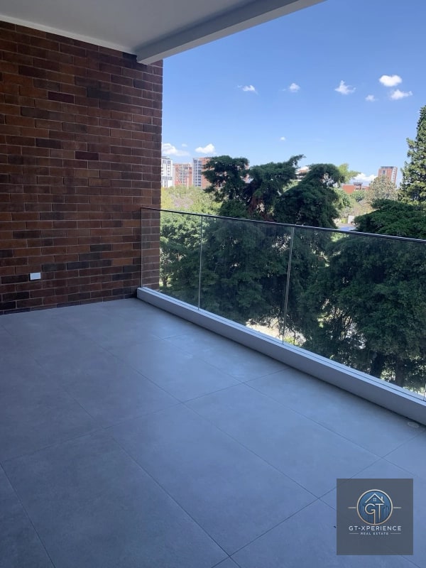 Lindo y amplio apartamento en edificio Echo, zona 14 - 10