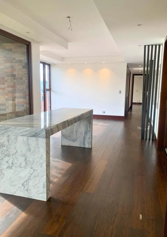 RENTA AMPLIO APARTAMENTO 3 HABITACIONES + SERVICIO– Edificio Bosco, Zona 15 - 10