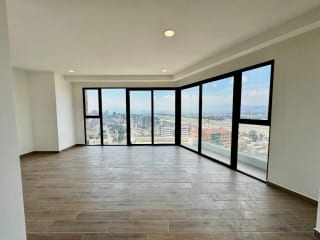 Apartamento en venta para amantes de las vistas y los aviones — Apartamento en Venta en Zona 14, Guatemala, Ciudad — miniatura 1 de 17