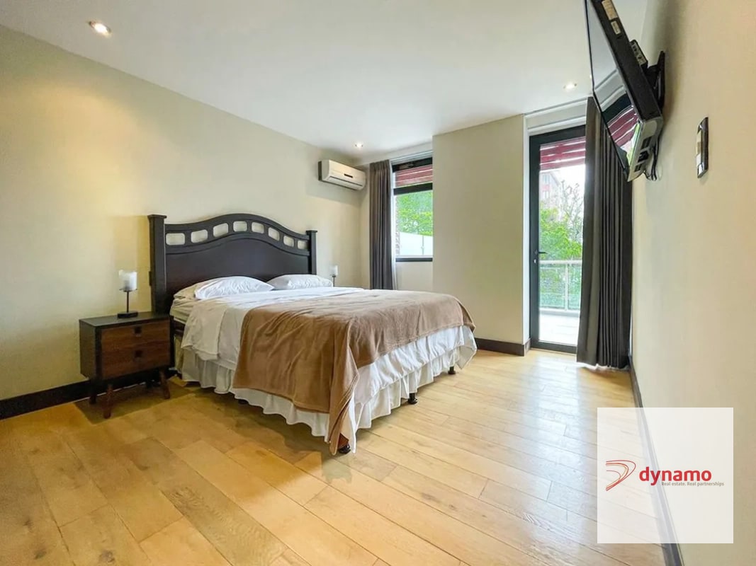 Apartamento amueblado de 2 dormitorios en Renta, Zona 15 - 8