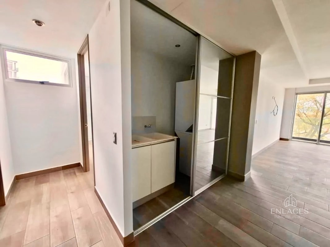 Zona 16 • Apartamento en Renta • Edificio Brickell - 3