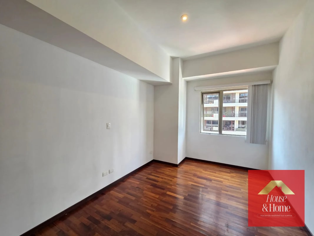 Apartamento en renta zona 14 -Torre Quattro - 8