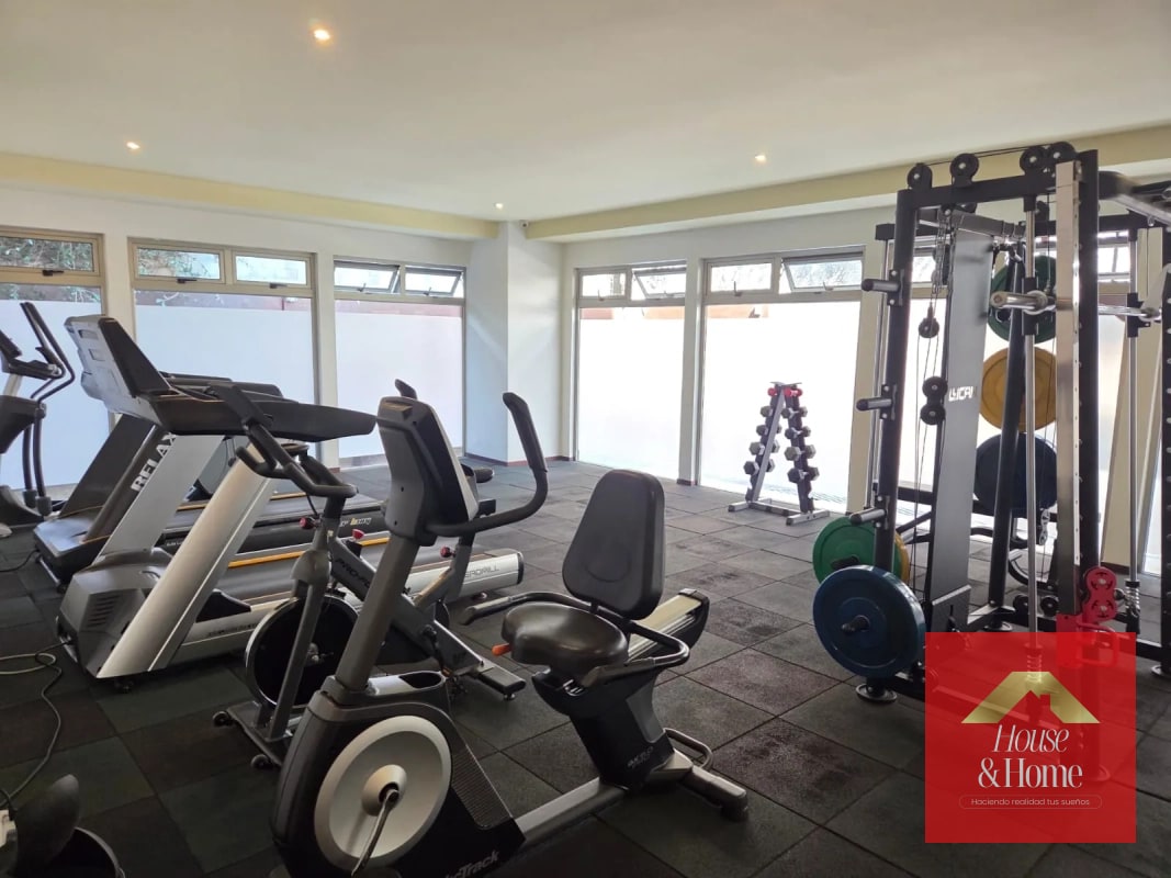 Apartamento en renta zona 14 -Torre Quattro - 2