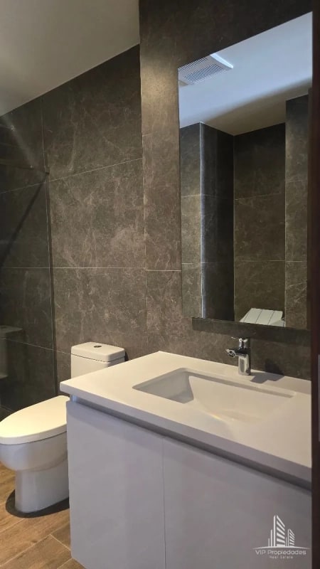 Apartamento en alquiler en Zona 15-Gaura - 1
