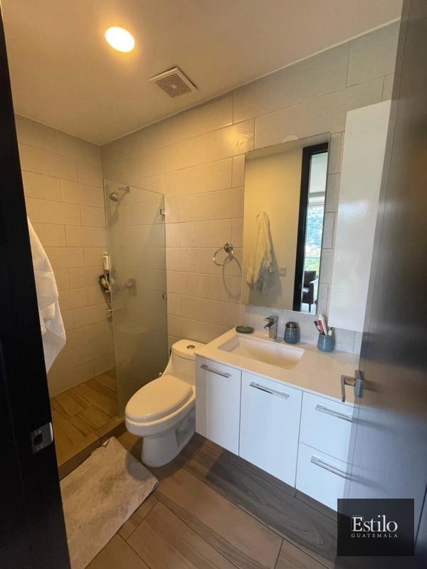 APARTAMENTO SEMI AMUEBLADO ZONA 15 - 1