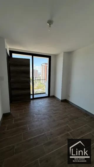 ALQUILER DE APARTAMENTO ZONA 15 KINTEA — Apartamento en Alquiler en Kiintea, Zona 15, Guatemala, Ciudad — miniatura 4 de 11
