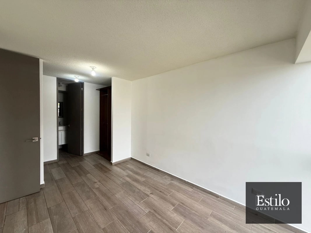HERMOSO APARTAMENTO CON BALCÓN EN VENTA - 4
