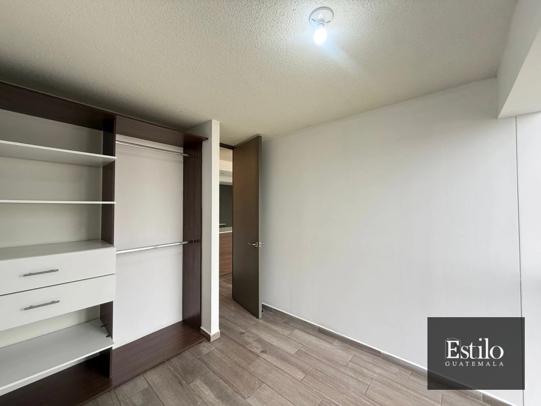 HERMOSO APARTAMENTO CON BALCÓN EN VENTA - 3
