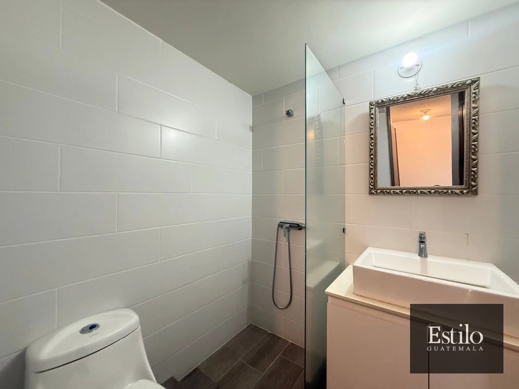 HERMOSO APARTAMENTO CON BALCÓN EN VENTA - 1