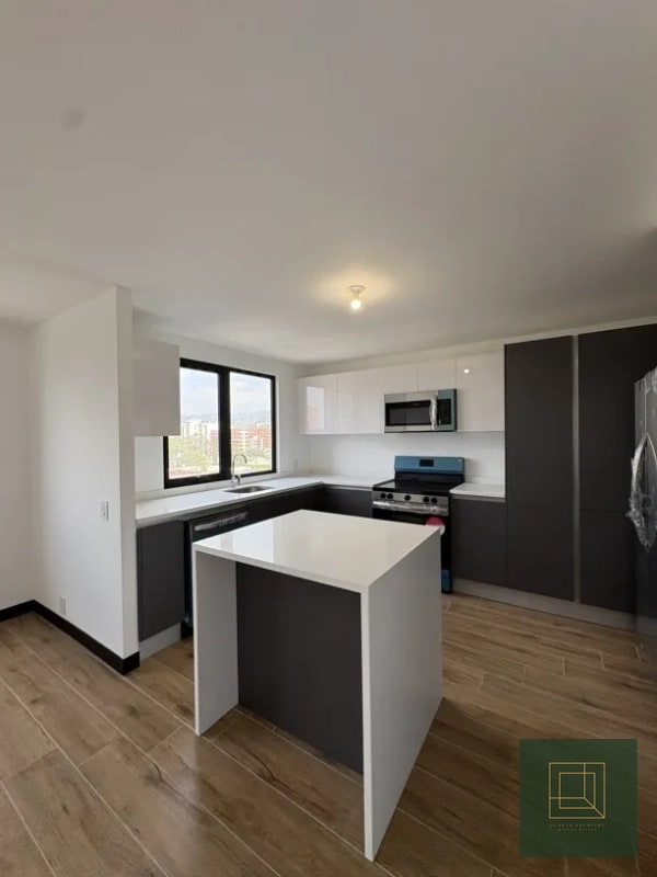 Apartamento en RENTA/VENTA zona 15 - 10