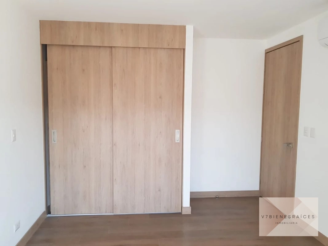 PRECIOSO APARTAMENTO EN ZONA 15 - 1