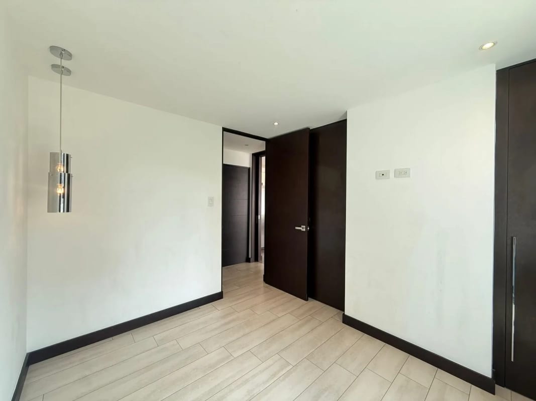 Vendo lindo apartamento en zona 15 — Apartamento en Venta en LIV, Zona 15, Guatemala, Ciudad — foto 5 de 14