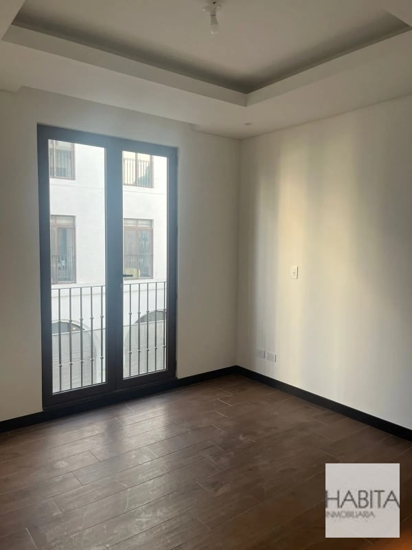 Apartamento en Venta Lirios 4, zona 16 - 1