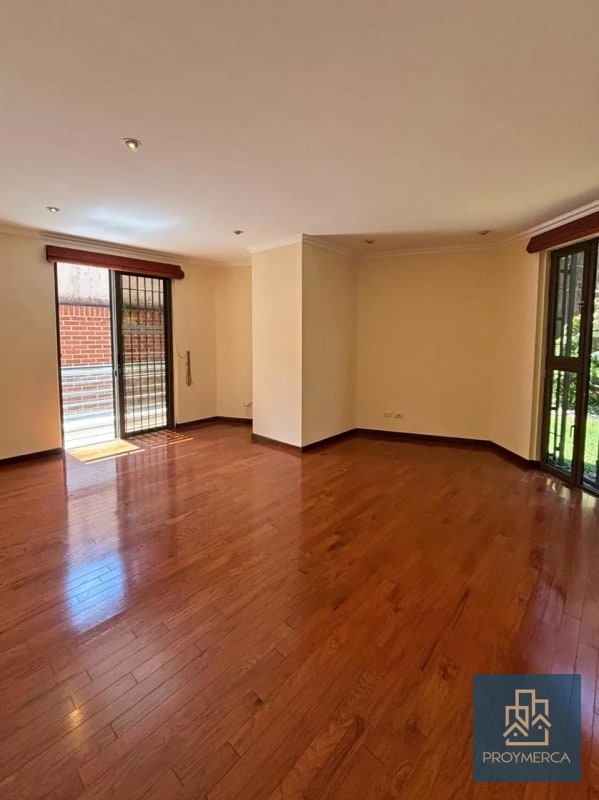 Apartamento con jardín en venta, Edificio Plenum 5ta Avenida Zona 14 - 14