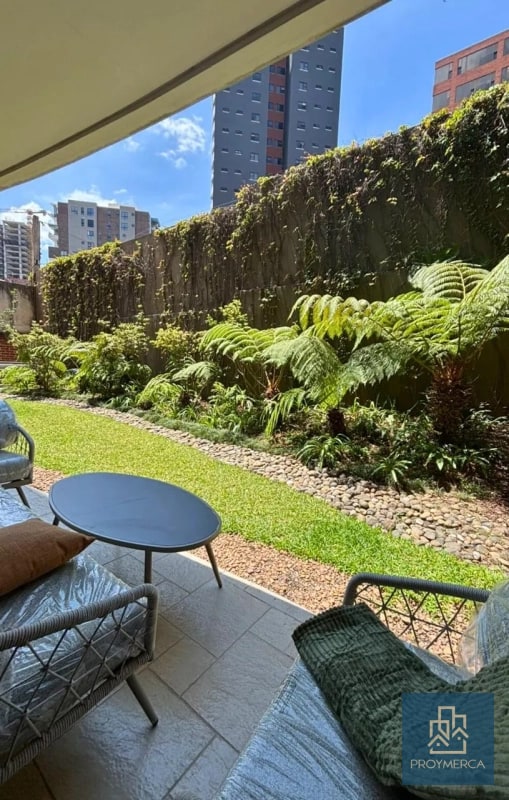 Apartamento con jardín en venta, Edificio Plenum 5ta Avenida Zona 14 - 3